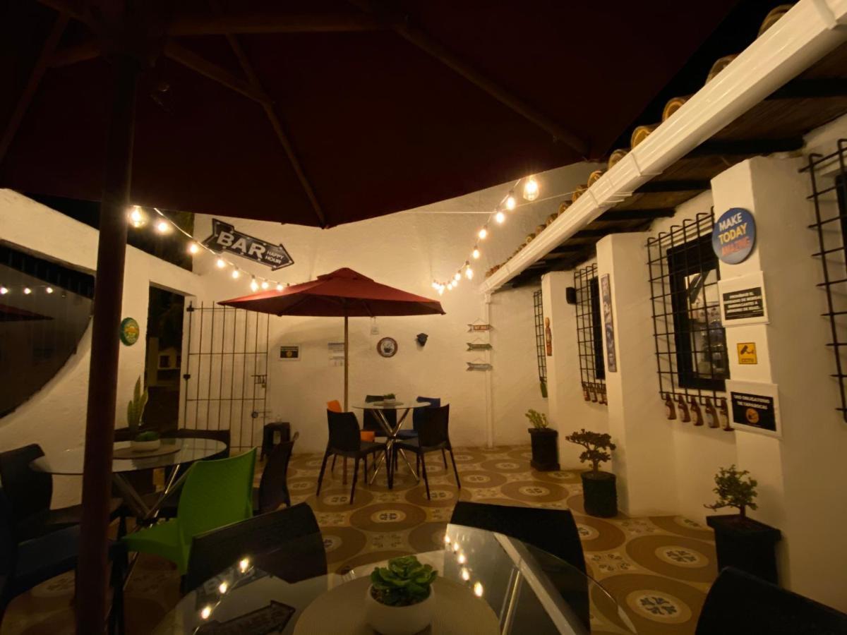 Club Aviva Guatavita - Hostel - Restaurante, Disco & Bar Exteriör bild